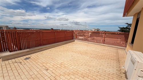Appartamento con Esclusivo Attico Abitabile e Terrazza Panoramica
